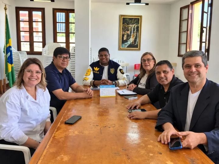 Vereadores participam de reunião na Secretaria de Esporte, Cultura e Lazer e turismo para planejar uma possível Semana G
