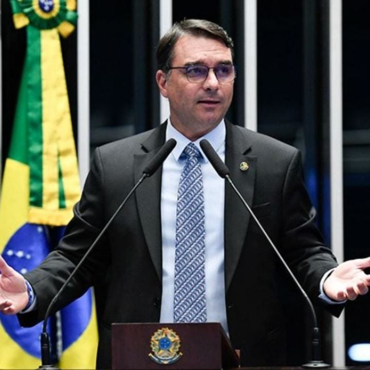 FLÁVIO BOLSONARO É O MAIS VOTADO EM NOVE DOS 11 MUNICÍPIOS DO CENTRO SERRA