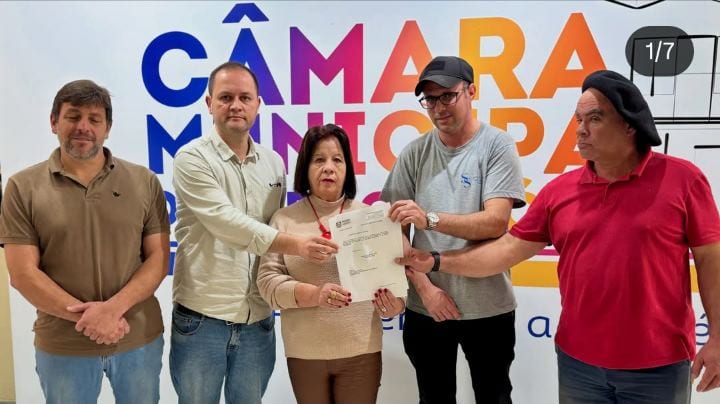 PREFEITURA ENTREGA PROJETO DE LEI COM REAJUSTE DE 10% NO VALE-REFEIÇÃO AOS SERVIDORES E ANTECIPA PAGAMENTO DO SALÁRIO