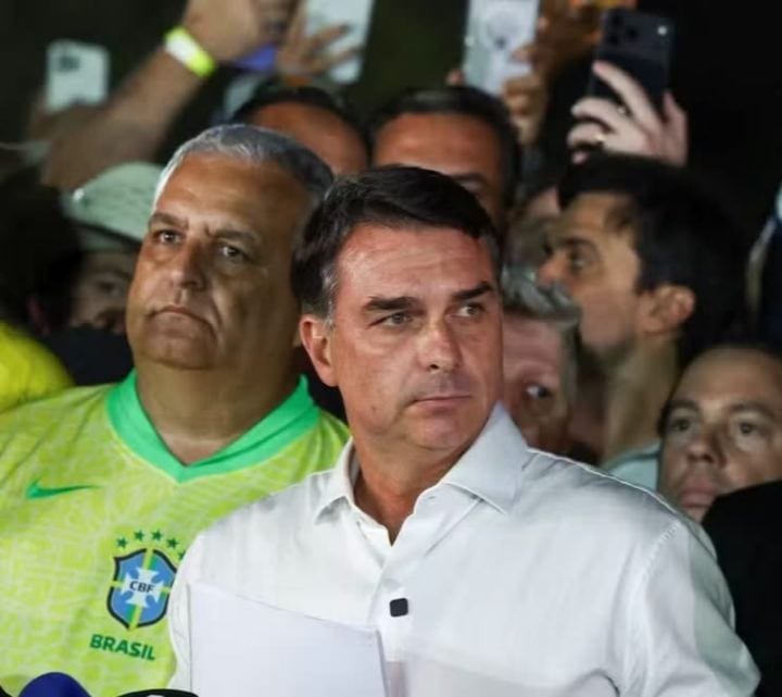 A Polícia Federal emitiu uma nota na tarde de ontem, quarta-feira (28), afirmando que não considera a viagem do senador