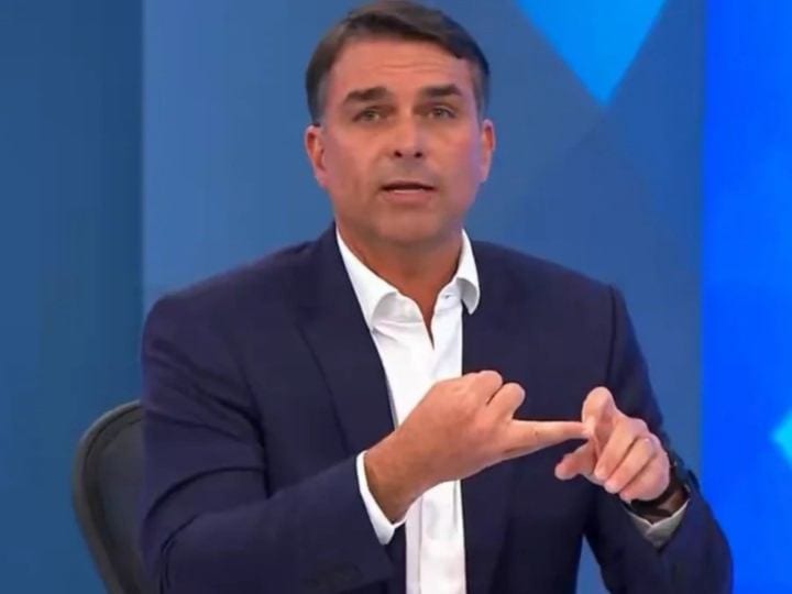 Líder da oposição na Câmara pede explicações sobre pedido da PF para Flávio entregar passaporte - https://tapejaraagora