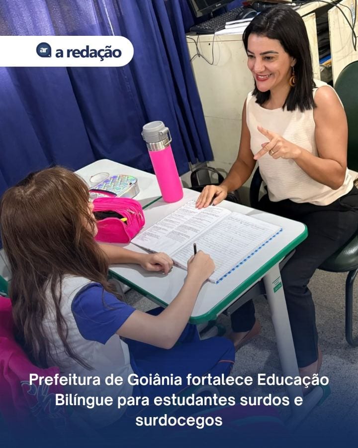 A Secretaria Municipal de Educação (SME) reconhece a Língua Brasileira de Sinais (Libras) como primeira língua (L1) e a