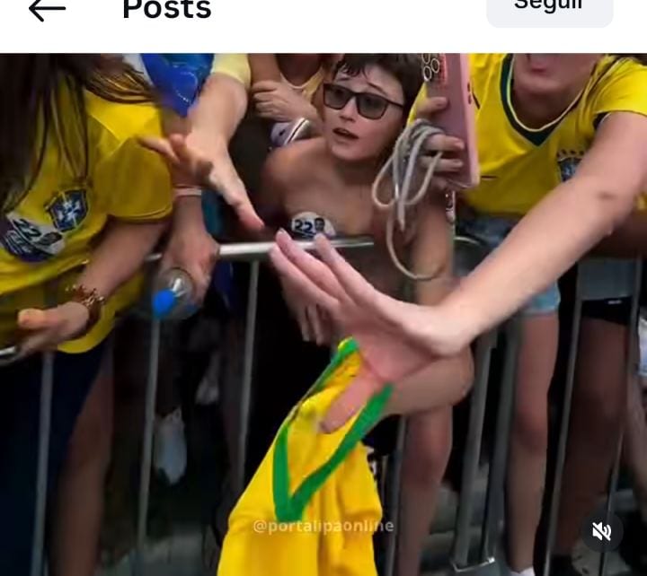 Lucas Pavanato corre e tira fotos em ato pró‑Flávio Bolsonaro