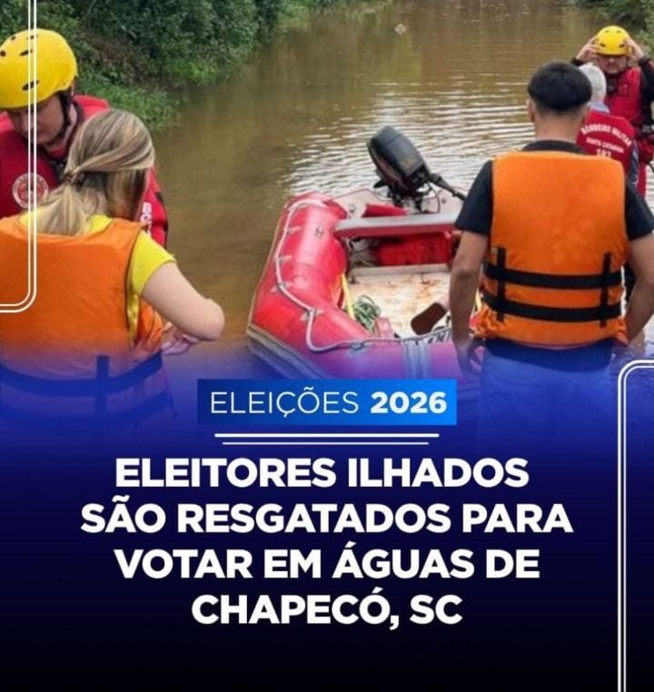 Seis eleitores que ficaram ilhados em Águas de Chapecó, no Oeste de Santa Catarina, foram transportados de embarcação at