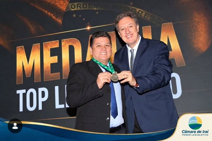 Paulo Martins recebe Medalha Top Legislativo por projeto de inclusão