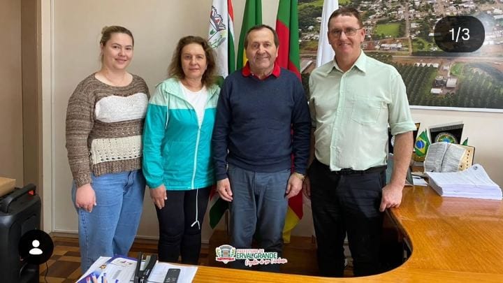 O vice-prefeito Valdecir Wieczynski recebeu no gabinete a visita especial de Walmir Conzatti, morador de Roca Sales.