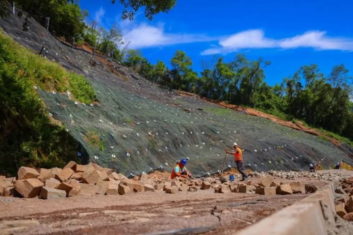 Obras na Estrada do Perau estão 90% concluídas; liberação em novembro