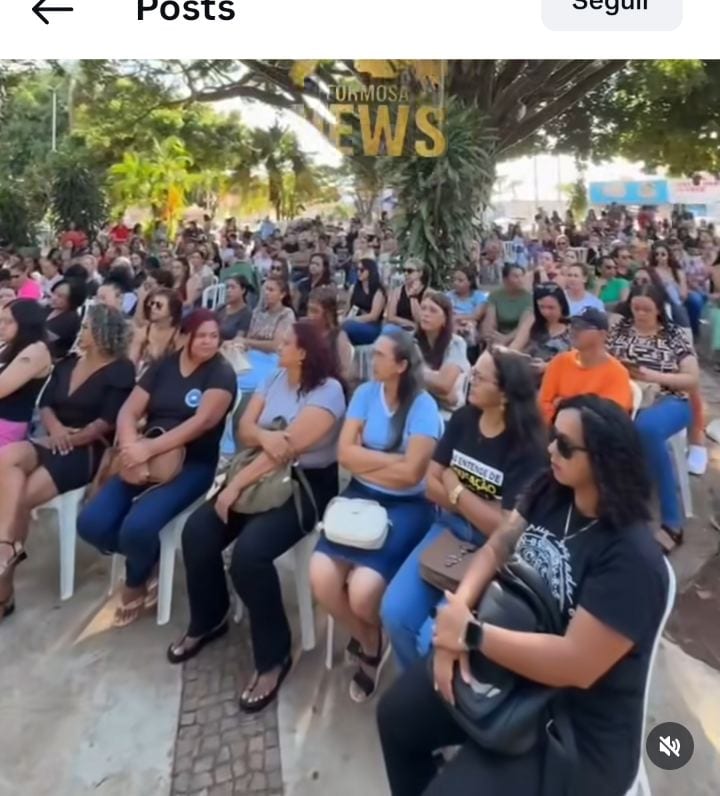 Servidores participam de assembleia na Praça da Prefeitura de Formosa-GO