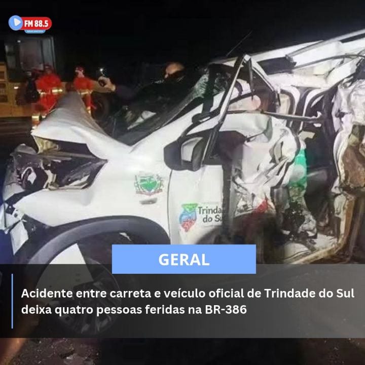 Um grave acidente de trânsito envolvendo uma carreta e um veículo oficial da Prefeitura de Trindade do Sul foi registrad