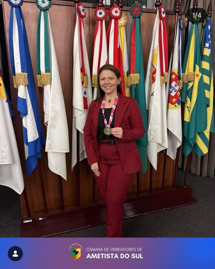 A vereadora Mauricia Schmidt Gheno recebeu a Medalha Mulher Destaque Brasil – Edição 2026, concedida pela União dos Vere