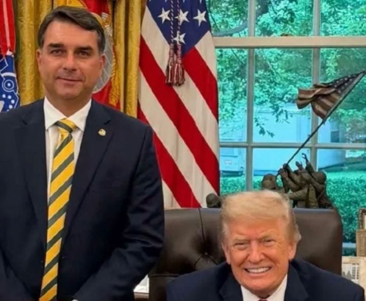 Flávio Bolsonaro chega aos Estados Unidos com suposto apoio do governo Trump