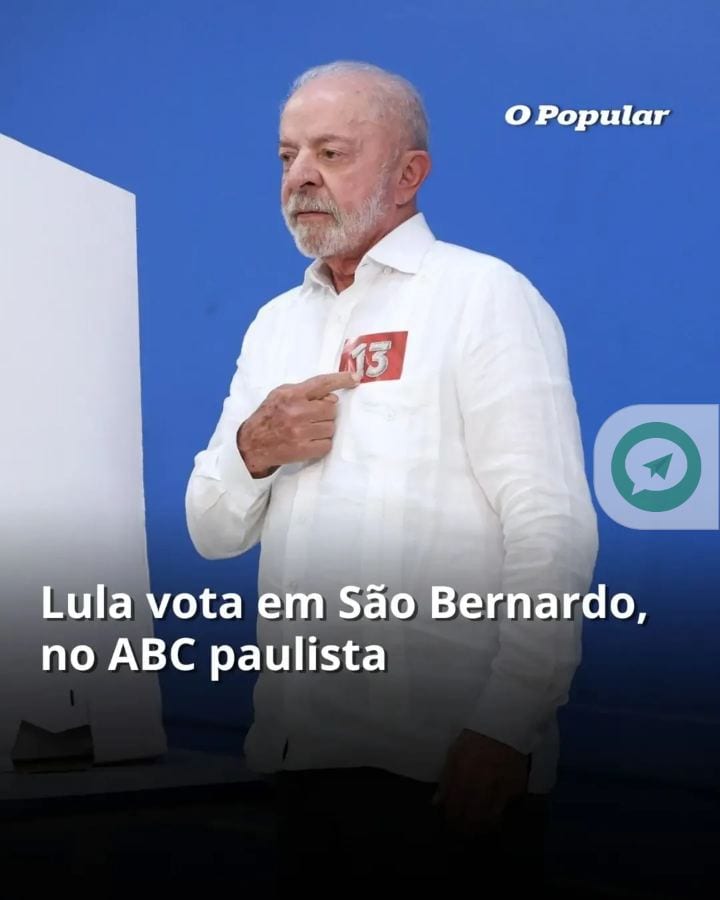 POLÍTICA ▪O presidente Lula (PT) chegou para votar por volta das 9h20 deste domingo (25) em uma escola estadual em São B