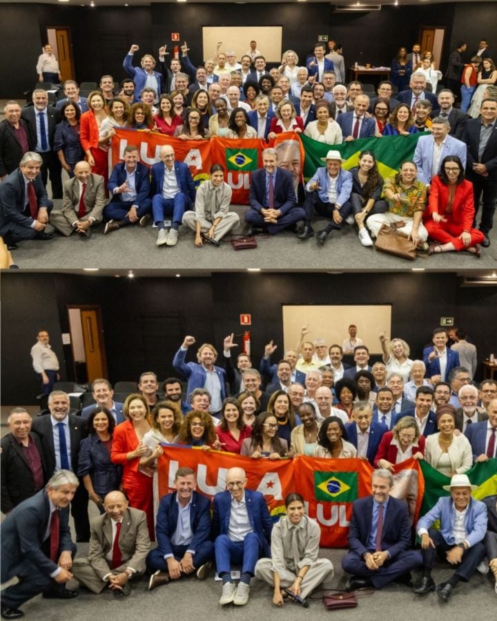 Encontro da atual e da nova bancada do PT na Câmara dos Deputados, hoje, em Brasília.