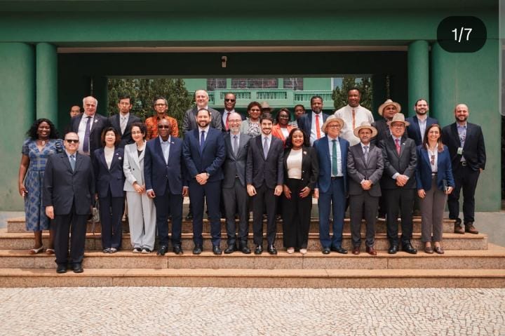 Na manhã desta terça-feira (27/10), embaixadores e representantes de 16 países visitaram o chefe de Gabinete de Assuntos
