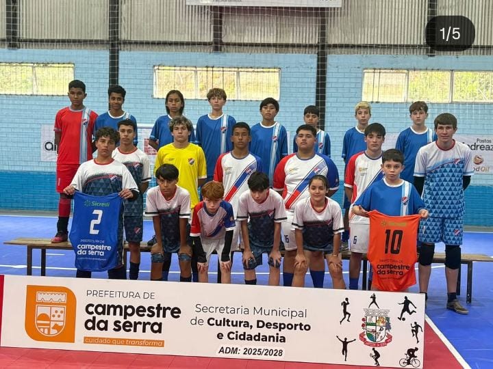 CAMPESTRE DA SERRA ENTREGA NOVOS UNIFORMES PARA ATLETAS DA ESCOLINHA DE FUTSAL