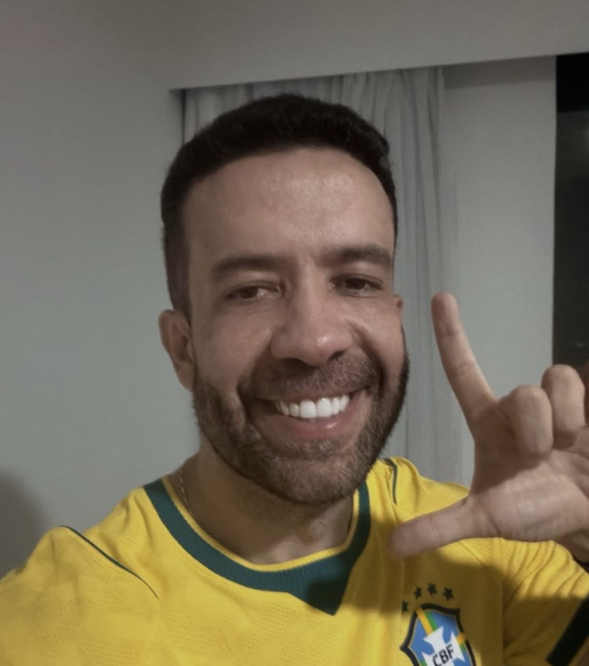 Janones é internado na UTI com arritmia cardíaca após debate entre Lula e Flávio na Band