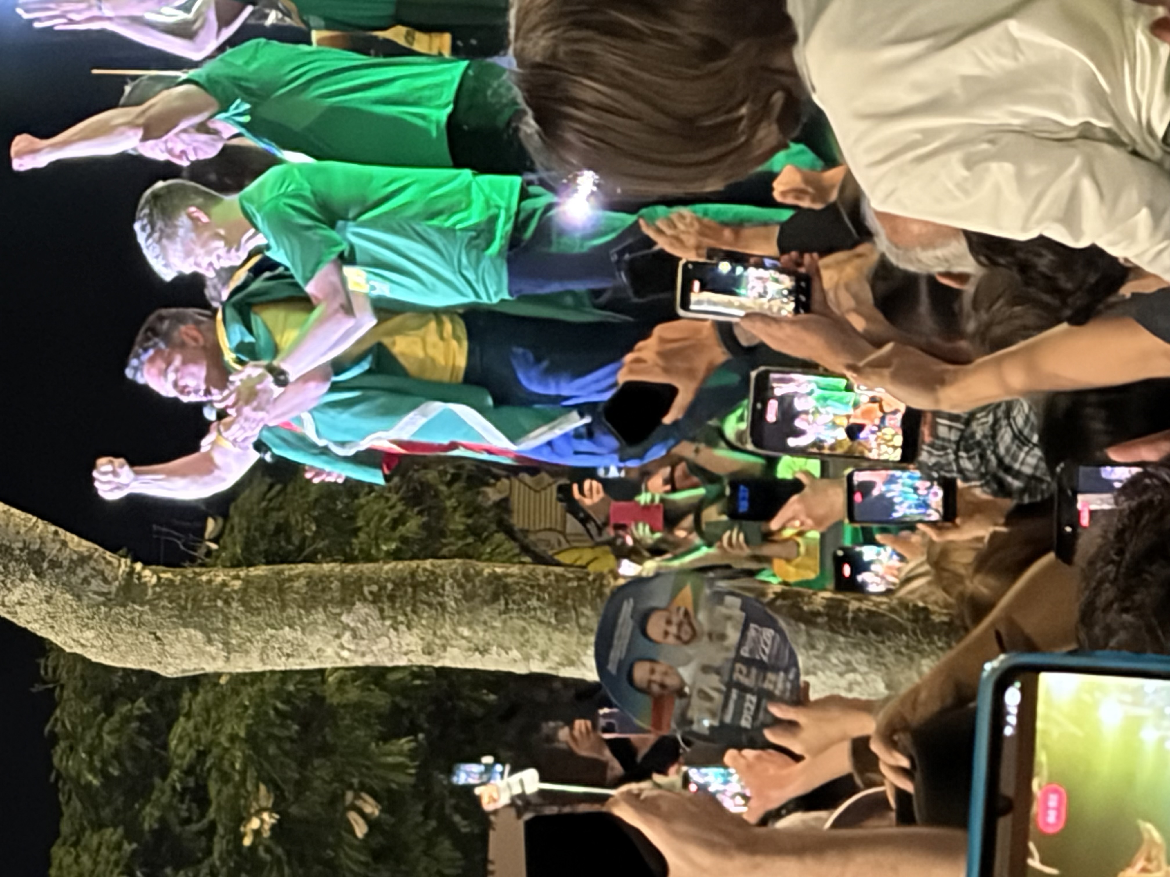 Zucco endurece críticas a Leite e Lula em comício no Parcão