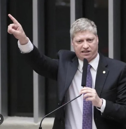 Van Hattem promete levar cobrança por obras contra enchentes ao Senado