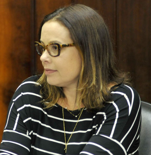 Juliana mira funcionalismo com promessa de concursos e valorização das carreiras