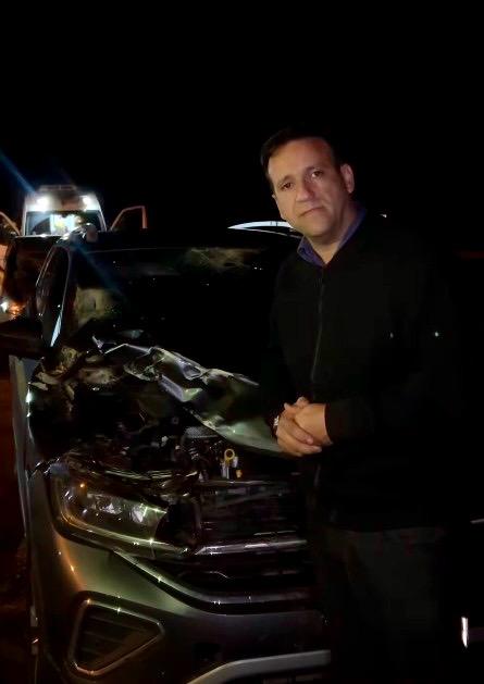 Árvore atinge carro de Moisés Barboza na BR-386 durante forte ventania