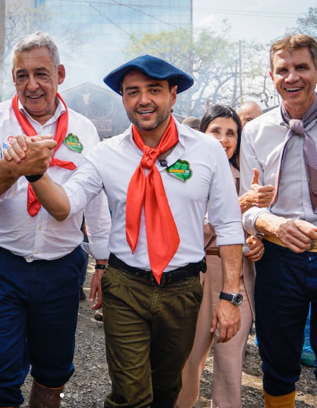 Gabriel reúne Leite, Melo e chapa no Acampamento Farroupilha