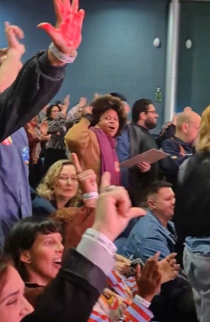 Torcida faz mais barulho que os candidatos no último debate ao Senado