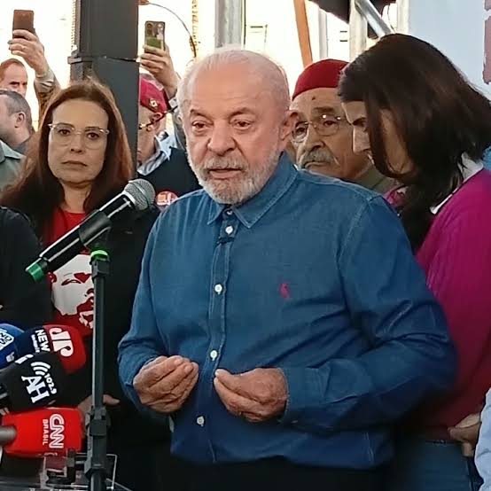 Em Porto Alegre, Lula reafirma que entregará ao TSE autorização para quebra do próprio sigilo