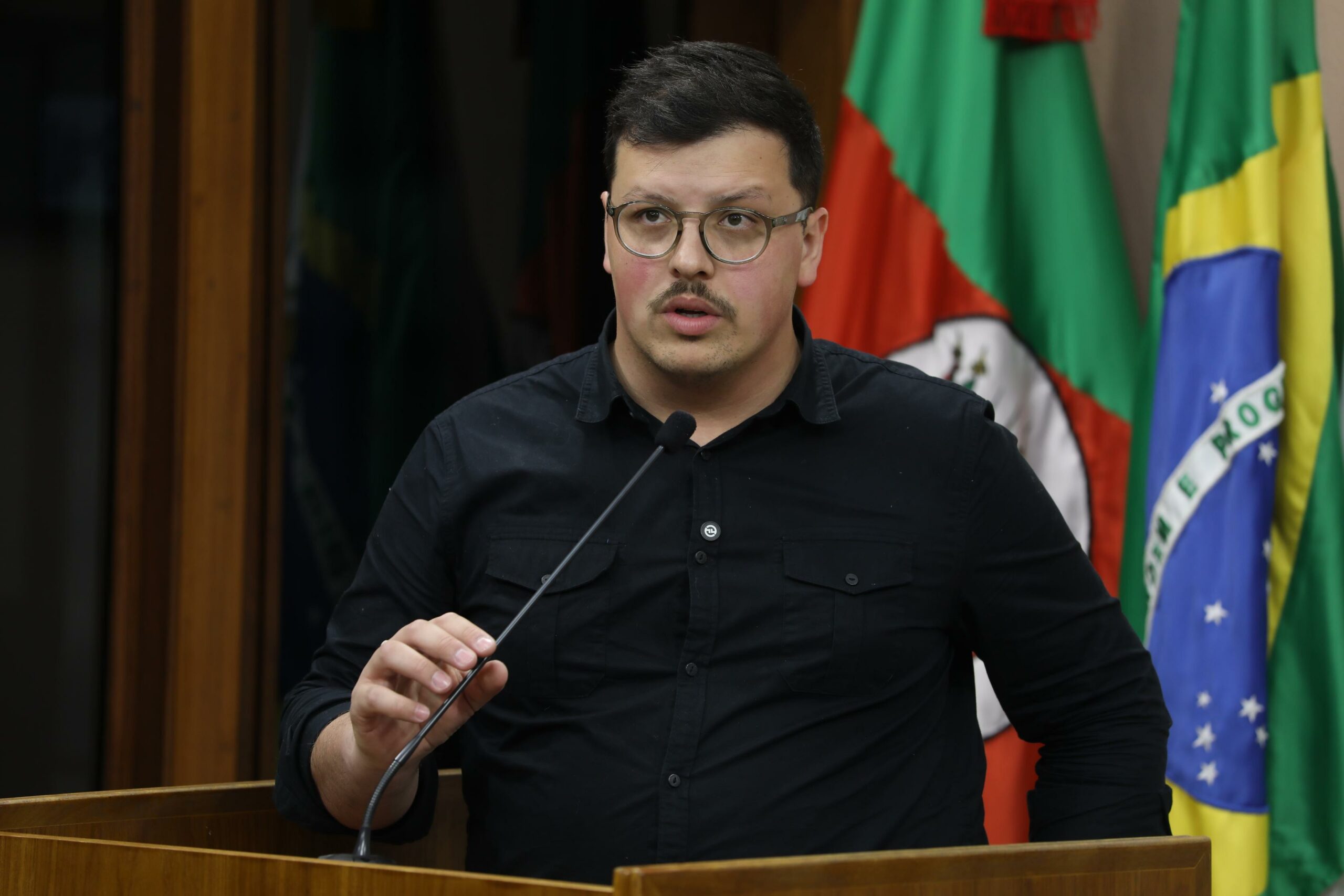 Base de Adiló balança em Caxias do Sul após renúncia do líder do governo