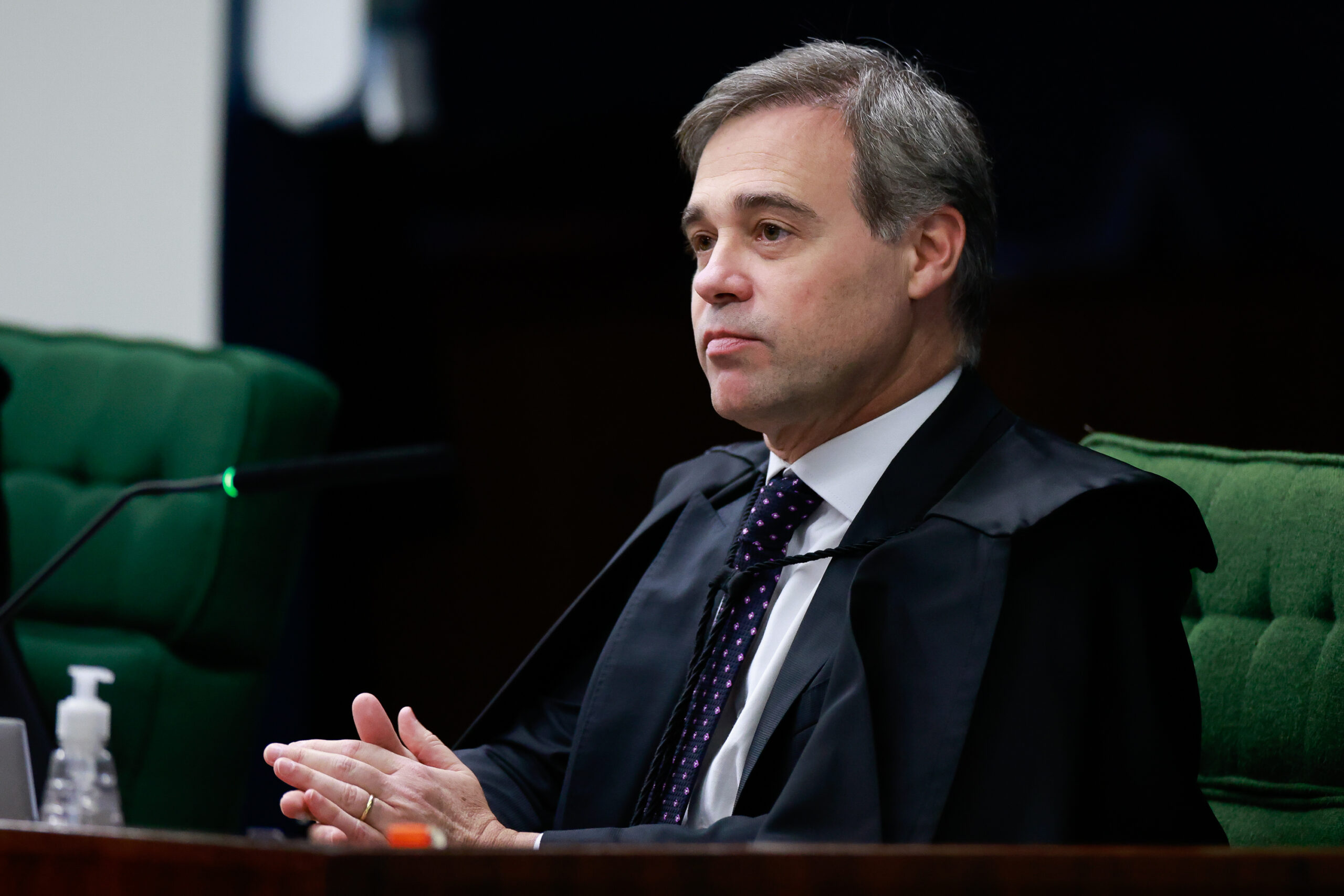 Mendonça tira o TSE da disputa dos sigilos: abrir os dados é decisão de Lula e Flávio