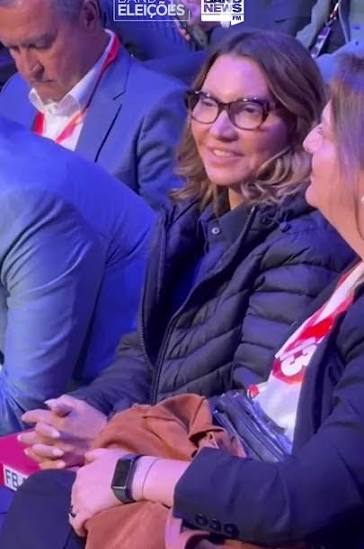 Janja é repreendida pela Band após se manifestar durante debate presidencial